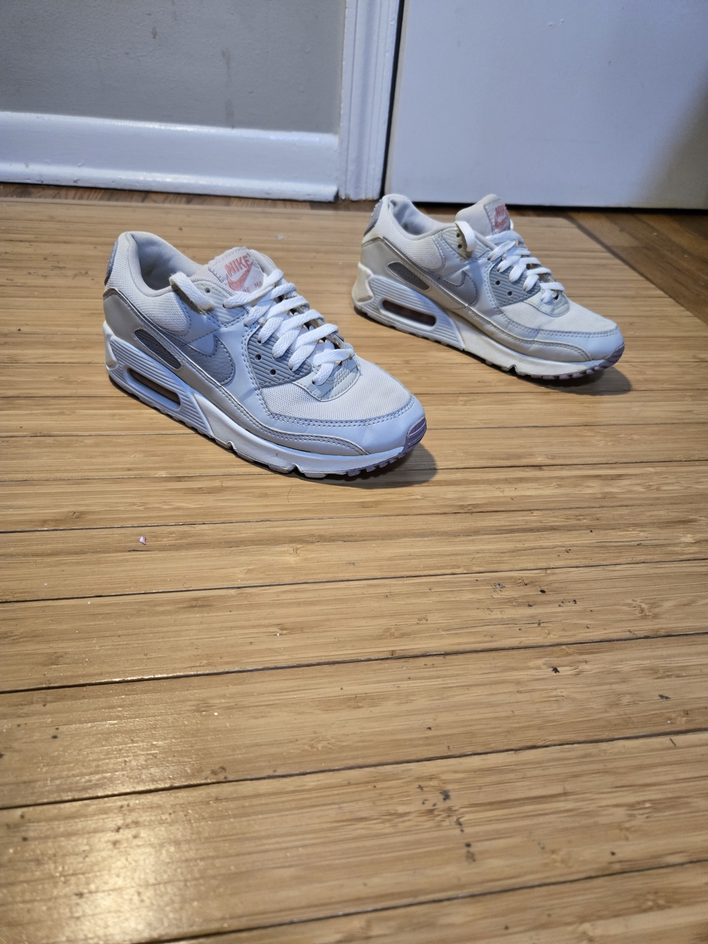 Nike Women’s White and Light Gray Sneakers with Pink Tongue Logo